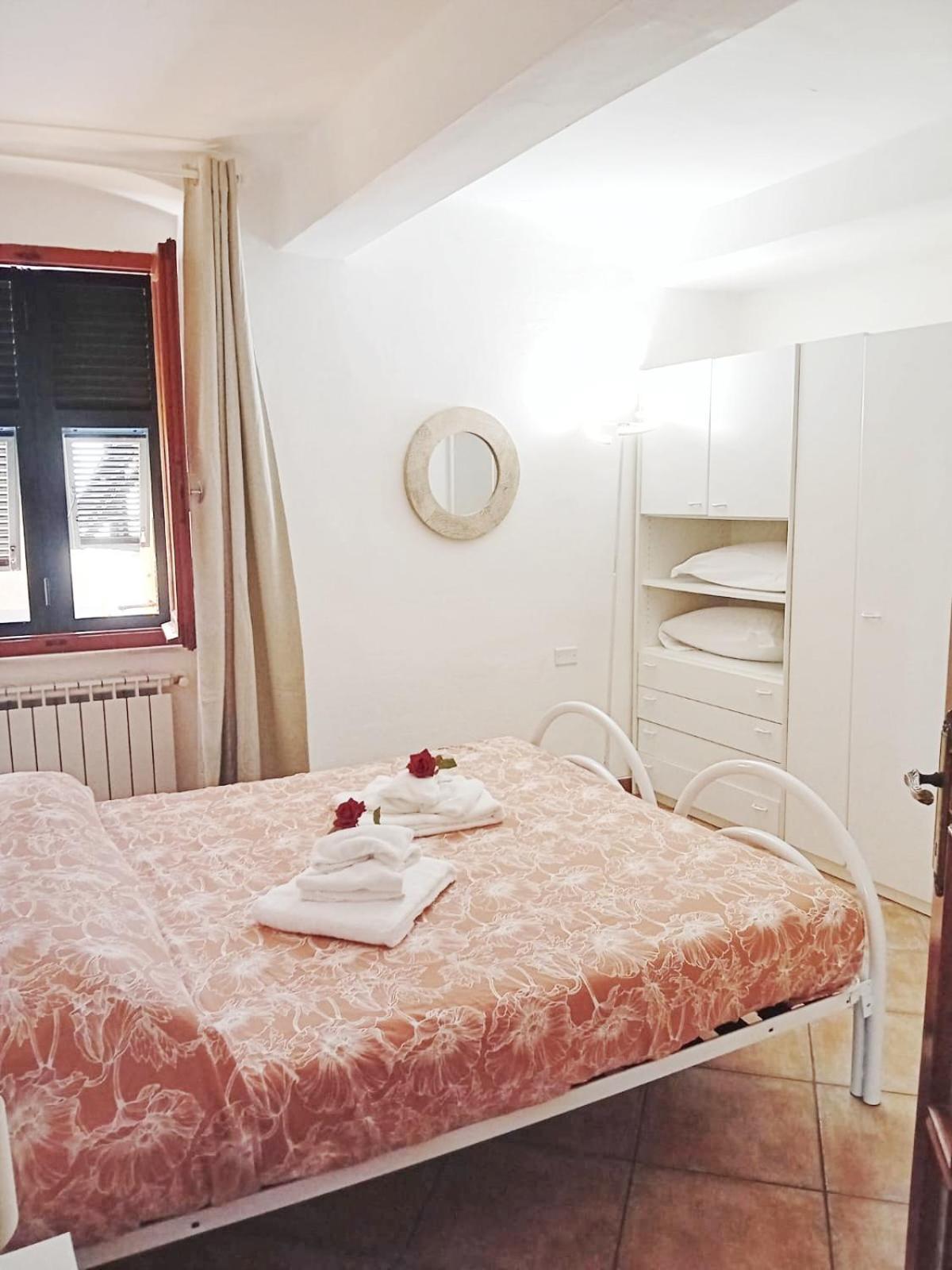 Ubetty Village Center Two-Bedrooms Apartment 5Terreparco Riomaggiore Exterior photo